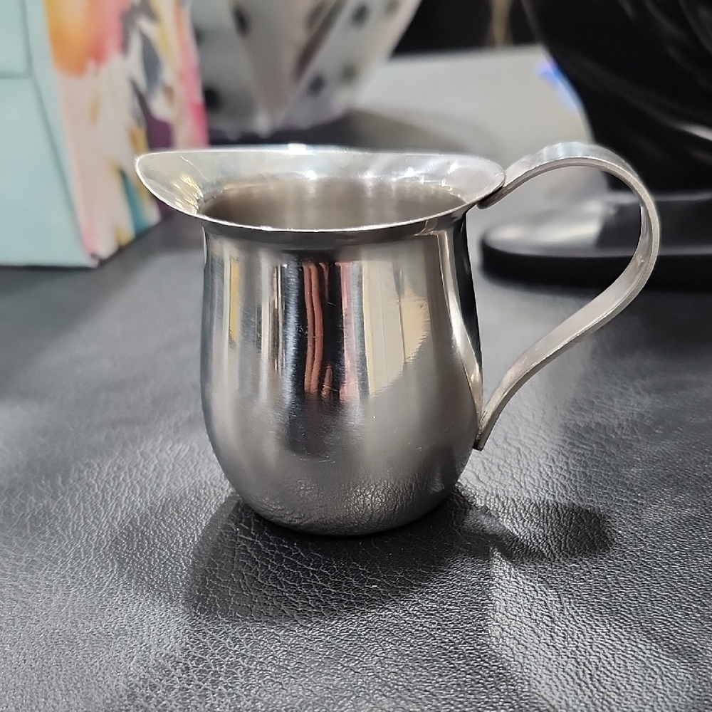 VINTAGE EKCO STAINLESS STEEL MINI CREAMER PITCHER